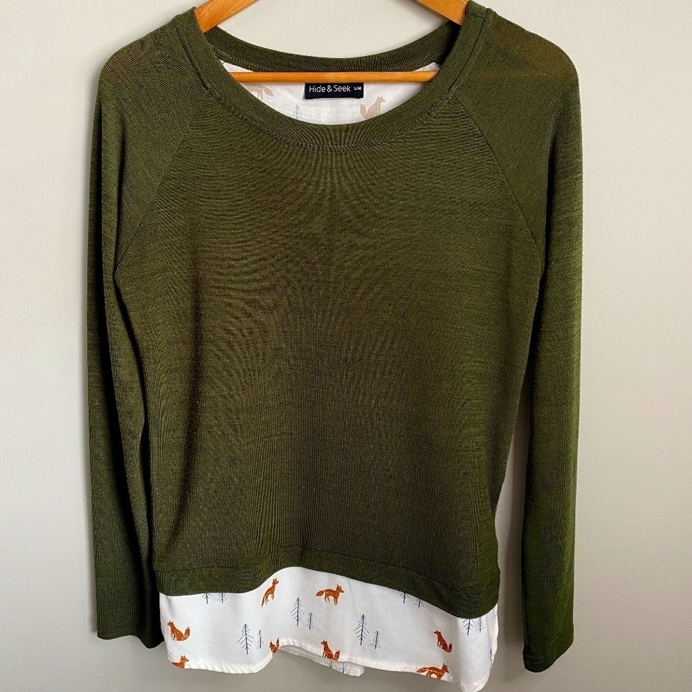 Hide & Seek Women's Faux Layered Olive Green‎ Top Size S/M Fox Print Preppy
